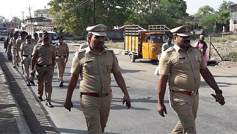 लासलगावी पोलिसांचा रुट मार्च