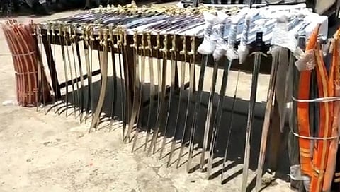 89 तलवारी व खंजीर वाहतूक प्रकरणातील आणखी दोघांना अटक