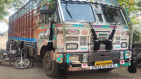 पुणे : टाकळीहाजी येथे अपघातात आईसह मुलीचा मृत्‍यू, एक गंभीर