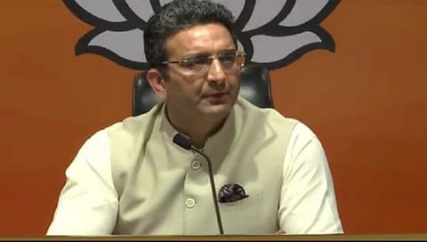 भाजप प्रवक्ते गौरव भाटिया यांनी शनिवारी पत्रकार परिषद घेवून गांधी यांच्या वक्तव्याचा समाचार घेतला. 
