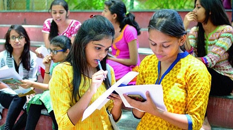 अकरावी प्रवेशासाठी आले 46 हजार अर्ज; यंदा प्रवेशासाठी थंड प्रतिसाद
