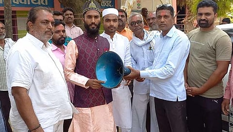 बुलडाणा : हिंदू बांधवांकडून मशिदीला भोंगा भेट; भोंग्‍यावरून वातावरण तापवणाऱ्यांना चपराक