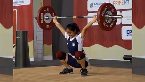 पुणे : जागतिक वेटलिफ्टिंग स्पर्धेत वडगाव मावळच्या हर्षदा गरुडला सुवर्णपदक  