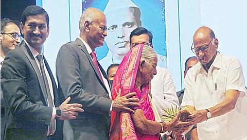 डॉ. लहानेंनी फुलवला अनेकांच्या चेहर्‍यांवर आनंद!