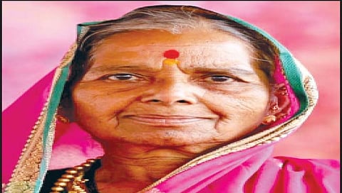 नवे पारगावची वृद्धा दुचाकी धडकेत ठार