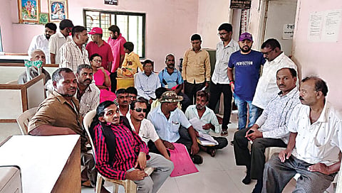 नाशिक : ‘शहर धान्य वितरण’वर दिव्यांग बांधवांची धडक
