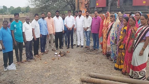 Nashik : तिरडशेत गावचा पाणीप्रश्न मिटणार, पर्यावरणमंत्र्यांनीच घेतली दखल