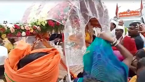 श्री संत गजानन महाराज पालखी 