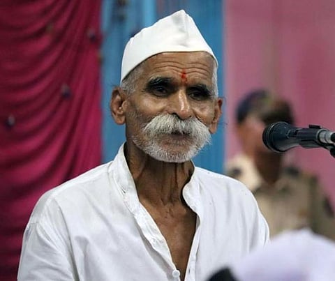 भिडे गुरुजींविरुद्ध देशद्रोहाचा गुन्हा नोंदवा!  शिर्डी विकास आघाडीचा थेट पोलिस ठाण्यात मोर्चा