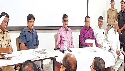 आपत्तीकाळात प्रशासनाने सतर्क रहावे : ना. शंभूराज देसाई