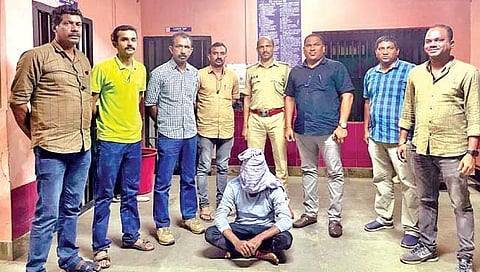 केरळच्या व्यक्‍तीला दोन लाखांना गंडा