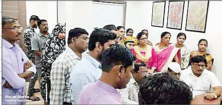 संतप्त चाकणकरांचा नगरपालिकेवर मोर्चा; विस्कळीत पाणीपुरवठ्याने नागरिक त्रस्त