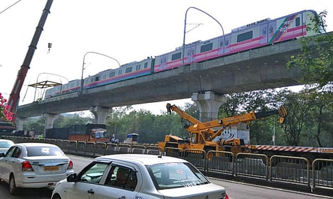 रेल्वे उड्डाणपूल: ‘असून अडचण…….’