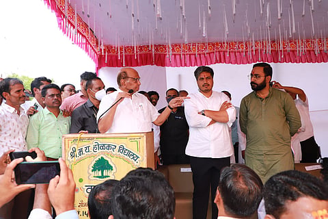 शब्द पाळला !  १९५० ला होळकरांनी दिलेली ‘ती’ ऐतिहासिक जागा त्यांच्या कुटुंबियांना परत करणार; शरद पवारांची मोठी घोषणा!