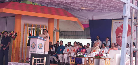 दौंड : साखरेचे उत्पादन कमी करून इथेनॉल निर्मिती कडे वळण्याची गरज : नितीन गडकरी