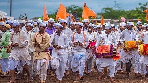 श्रीरामपूर : दिंडीतील वारकर्‍यांना मोफत औषधोपचार