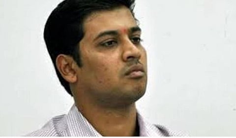 एकनाथ शिंदेंचे पुत्र, खासदार श्रीकांत शिंदेंच्‍या कार्यालयावर दगडफेक