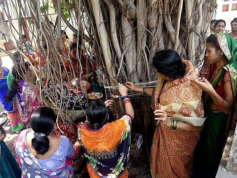 शहरात वटपौर्णिमा उत्साहात साजरी
