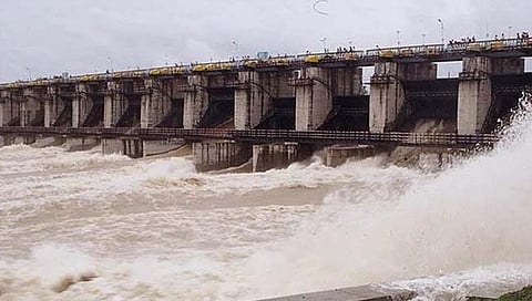 हिंगोली : इसापूर धरणातून १९३४ क्युसेक पाण्याचा विसर्ग