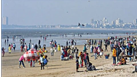 मुंबईतील चौपाट्यांवर फेरफटका मारण्यास मनाई !