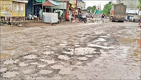 रस्ता दुरावस्था 
