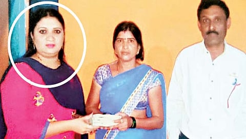 धुणी-भांडी करणार्‍या महिला ‘रेश्मा’च्या टार्गेट