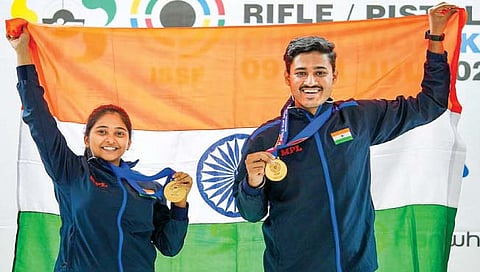 शूटिंग वर्ल्डकप 2022 : कोल्हापूरचा नेमबाज शाहू मानेचा सुवर्णवेध