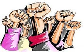 पुणे : सासवड नगरपरिषदेत ‘प्रहार’चे आंदोलन