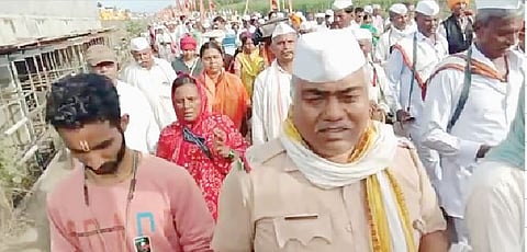 पोलिस अधिकार्‍याने जपला प्रबोधनाचा वारसा