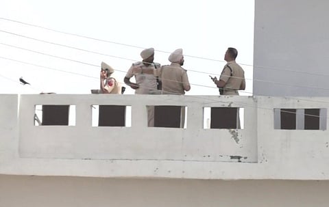 व्‍हिडिओ :  मुसेवाला हत्‍या प्रकरणातील गँगस्‍टरचा अमृतसरमध्‍ये खात्‍मा, पोलिस कर्मचार्‍यासह पत्रकार जखमी