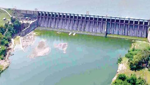 उजनी धरणाची शंभरीकडे वाटचाल