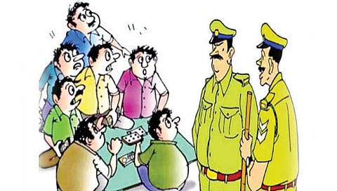 नाशिक : जुगार अड्ड्यावर पोलिसांचा छापा; तब्बल 14 लाखांचा मुद्देमाल हस्तगत