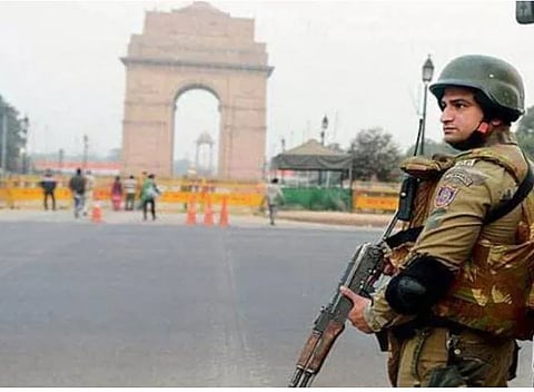 'आयबी'कडून देण्‍यात आलेल्‍या अलर्टनंतर दिल्‍लीतील सुरक्षा व्‍यवस्‍थेत वाढ करण्‍यात आली आहे.