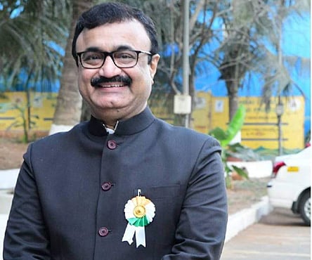 डॉ. चंद्रकांत पुलकुंडवार 