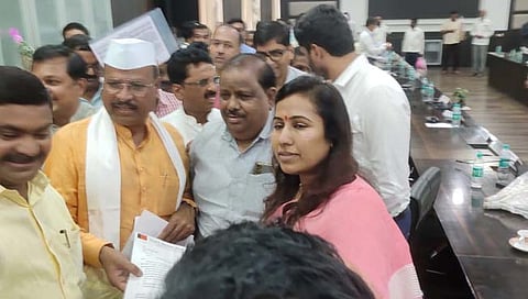 परभणीतील पिकांचे पंचनामे सुरु करा: मेघना बोर्डीकरांची कृषीमंत्र्यांकडे मागणी