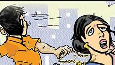 नाशिक : पिंपळगाव बसवंतला भरदिवसा सोनसा‌खळीचोरी