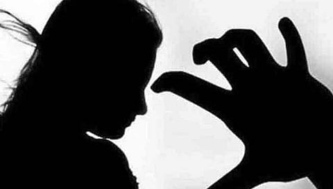 औरंगाबाद : महिला केबिनमध्ये येताच फिरवायचा नग्नावस्थेतील स्टीलच्या प्रतिमेवरून हात