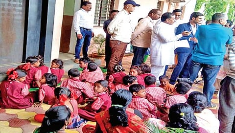 औरंगाबाद : शिक्षक प्रतिनियुक्तीवर, वस्तीशाळा वार्‍यावर