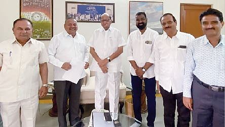 ‘बिमा’च्या पदाधिकार्‍यांनी ज्येष्ठ नेते शरद पवार यांची भेट घेतली.
