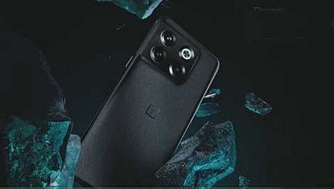 OnePlus10T 5G : काही मिनिटांमध्‍ये माेबाईल फाेन फुलचार्ज! भारतात ‘हा’ नवीन स्मार्टफोन लॉन्च