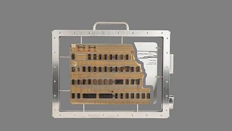 स्टीव्ह जॉब्स यांनी वापरलेल्‍या Apple-1 Prototype चा लिलाव, जाणून घ्‍या कितीची लागली बाेली…