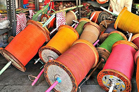 मांजाने चिमुकल्याची हनुवटी कापली; इंदापुरातील टेंभुर्णी नाका परिसरातील घटना
