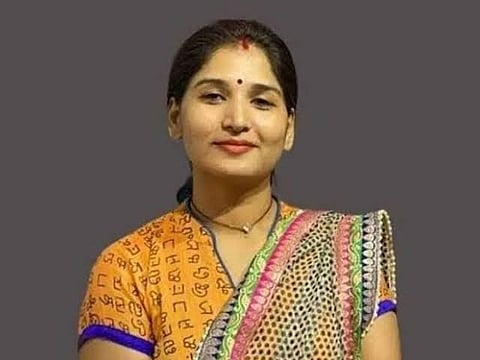 करुणा मुंडेंची तीन व्यक्तींकडून तीस लाखाची फसवणूक
