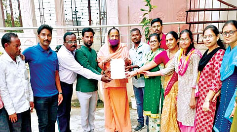 आकाशवाणीचे बीएसएनएल होऊ नये