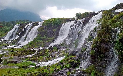 भंडारदर्‍यात पर्यटकांसह अधिकार्‍यांचीही मौज!
