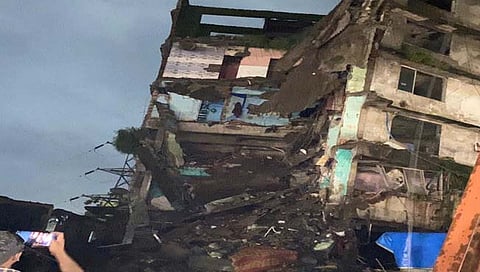 ठाणे : पाच मजली इमारतीचा काही भाग कोसळला; अग्‍निशमन दलाचे जवान घटनास्‍थळी दाखल