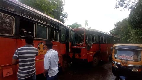 दापोलीत एसटी गाड्यांची समोरासमोर धडक, १६ प्रवासी जखमी