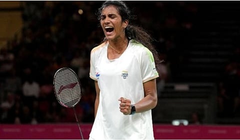 PV Sindhu vs  Michelle Li : बॅटमिंटनपटू पी. व्‍ही. सिंधूची सुवर्ण पदकाला गवसणी, दुखापतग्रस्‍त असतानाही झुंझार खेळीचे प्रदर्शन