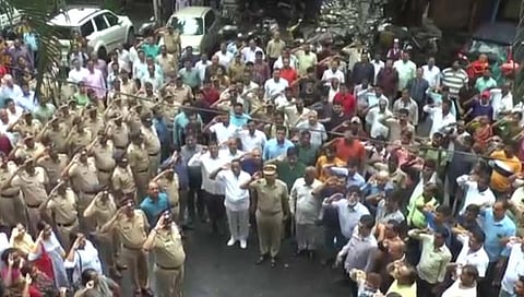 राज्यभरात एकाच वेळी ‘जन गण मन’ राष्ट्रगीताचे केलं गायन