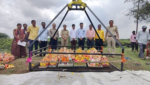 सोलापूर: गणेश मुर्तीचे दगड खाणीत विधिवत विसर्जन!